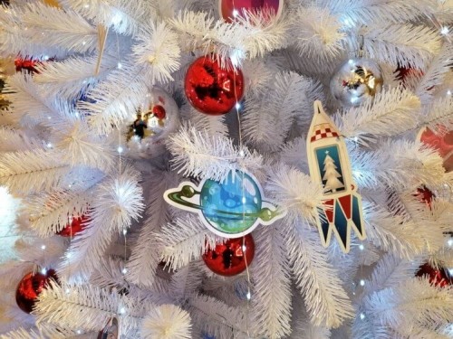 Смартфон Деда Мороза. Можно ли хорошо снимать в темноте? 
Смартфон Деда Мороза. Можно ли хорошо снимать в темноте?