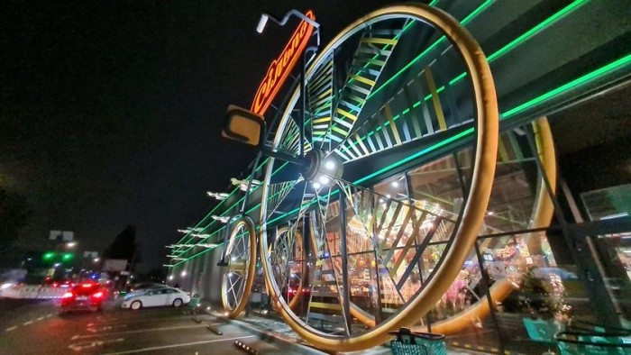 Дневник Samsung Galaxy S20 FE: съемка ночью — не проблема (примеры снимков)
					 
						Дневник Samsung Galaxy S20 FE: съемка ночью — не проблема (примеры снимков)